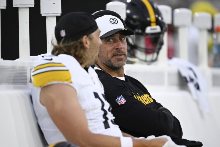 Aaron Rodgers, T.J. Watt among many Steelers to skip game vs. Bucs